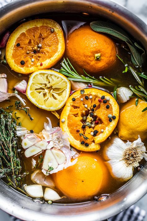 This bright citrus and herb-infused turkey brine recipe guarantees juicy turkey every time. It'll easily become your holiday go-to!#turkeybrine #brine #applecider #poultry #holidayrecipes #thanksgiving #brinedturkey #howto #citrus #freshherbs #seasonalrecipe Brine For Turkey, Poultry Brine, Smoked Turkey Brine, Easy Turkey Brine, Best Turkey Brine, Citrus Turkey, Turkey Brine Recipe, Brine Recipes, Turkey Brine Recipes