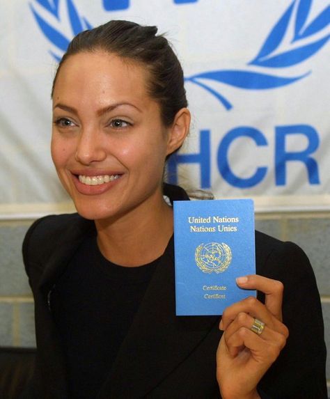 Angelina Jolie United Nations, Working For The United Nations, Model United Nations Aesthetic, United Nations Aesthetic, Unicef Volunteer, Tomb Raider Angelina Jolie, Knox Jolie Pitt, Compliance Officer, Model United Nations