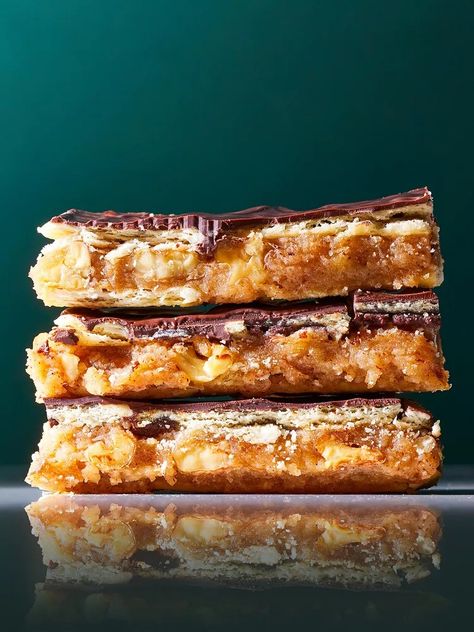 These Ritz Cracker Recipes Will Have You Thinking Outside of the Box Score Bar Squares, Skor Bars With Ritz Crackers, Ritz Cracker Squares Skor Bars, Ritz Cracker Bars, Desserts With Ritz Crackers, Ritz Cracker Recipes Dessert, Recipes Using Ritz Crackers, Recipes With Ritz Crackers, Ritz Crackers Recipes