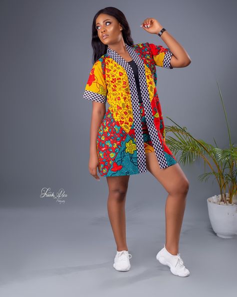 African print, short and kimono jacket Short Ankara Kimono Jacket, African Print Kimono Jackets, Kimono Jacket And Shorts, Short Kimono Outfit, Ankara Kimono Dress, Kimono Jacket Outfit, Short Flare Gown, Ankara Short Flare Gowns, Short Kimono Dress