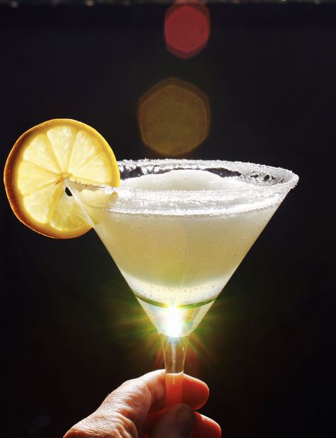 One of my most popular posts is “The Best Lemon Drop Martini You’ll Ever Have…”, which of course, contains the recipe for this cool cocktail. Especially when the summer mont… Frozen Lemon Drop, Lemon Drop Cocktail, Limoncello Cocktails, Spritz Recipe, Frozen Lemon, Lemon Drop Martini, Lemon Dessert Recipes, Frozen Cocktails, Vodka Drinks