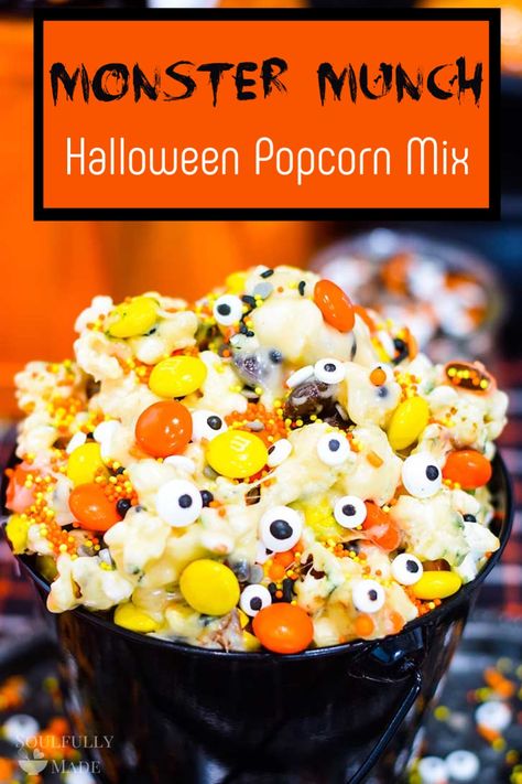 Halloween Popcorn Mix, Food And Drink Recipes, White Chocolate Popcorn, Monster Munch, Halloween Popcorn, Candy Eyes, Popcorn Mix, Theme Nights, Something Scary