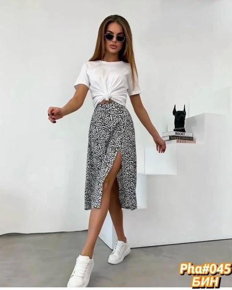 روتين العناية بالبشرة, Cute Summer Outfits, Summer Fashion Outfits, Print Skirt, Looks Style, Mode Inspiration, Outfits Casuales, Cute Casual Outfits, Look Fashion