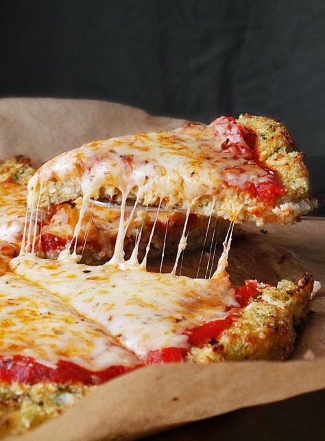 Bariatric Pizza, Calzone Recipe, Pizza Roll, Slice Of Pizza, Cauliflower Crust, Cauliflower Crust Pizza, Cauliflower Pizza, Healthy Pizza, Crust Pizza