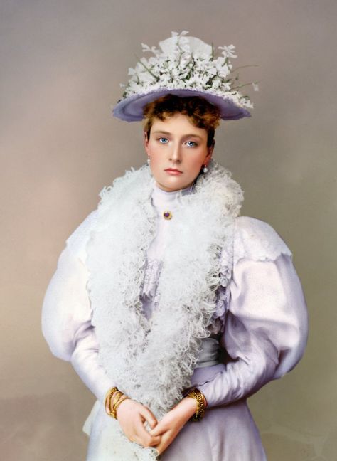 Empress Alexandra by AlixofHesse on DeviantArt Empress Alexandra Feodorovna, Empress Alexandra, Maria Feodorovna, House Of Romanov, Alexandra Feodorovna, Romanov Dynasty, Princess Alice, Tsar Nicholas Ii, Tsar Nicholas