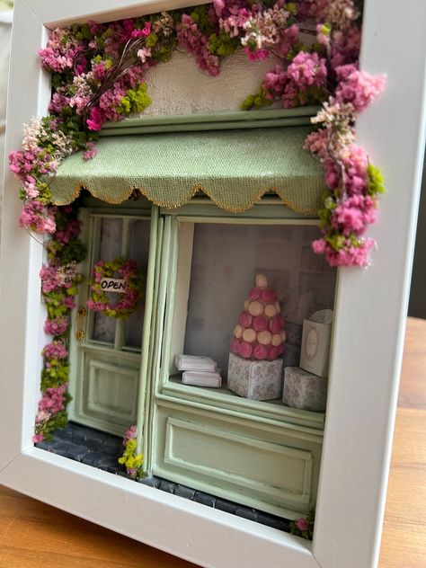 Nook Bookshelf, Shadowbox Art, Shelf Insert, Room Box Miniatures, Diy Barbie House, Miniature Diorama, Diy Shadow Box, Doll Scenes, Rainy Day Crafts