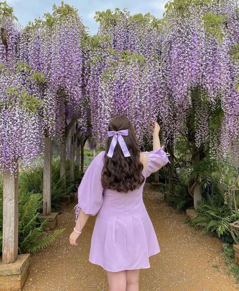 Muka Lelaki, Violet Aesthetic, Long Hair Ponytail, Beautiful Profile Pictures, Lavender Haze, Purple Vibe, Lavender Aesthetic, Purple Bouquet, Birthday Fits