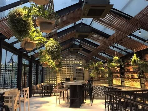 Restaurant Cafe Design, Greenhouse Restaurant, Backyard Cafe, Rooftop Restaurant Design, Event Venue Spaces, Outdoor Restaurant Design, Stall Designs, Restaurant Concept, Rooftop Restaurant