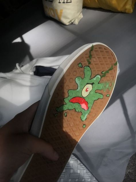 Vans on Twitter: "… " Painted Shoes Diy, Custom Painted Shoes, Custom Shoes Diy, Posca Marker, Painted Clothes, Dessin Adorable, Mini Canvas Art, Shoe Art, Painting Art Projects