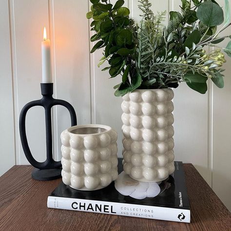 https://amzn.to/46NMfLb Wedding Mantel, Bubble Vases, Modern Vases Decor, Boho Vases, Tall Vase Decor, Dining Table Wedding, Sweet Home Style, Mantel Fireplace, Living Room Dining Table