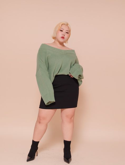 Korean Plus Size Fashion For Women, Plus Size Korean Outfits, Plus Size Poses, Plus Size Asian Fashion, Plus Size Chinese, Korean Plus Size Fashion, Plus Size Aesthetic Outfits, Plus Size Korean Fashion, Plus Size Posing