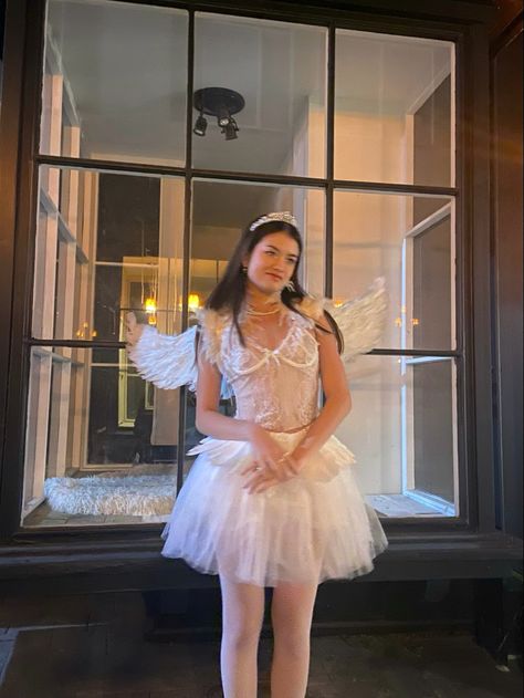 Angel Costumes Aesthetic, Hot Angel Costume, Swan Costume Halloween, Angel Costume Aesthetic, Coquette Halloween Costume, Black Swan Costume Halloween, White Angel Costume, White Swan Costume, Forest Fairy Costume