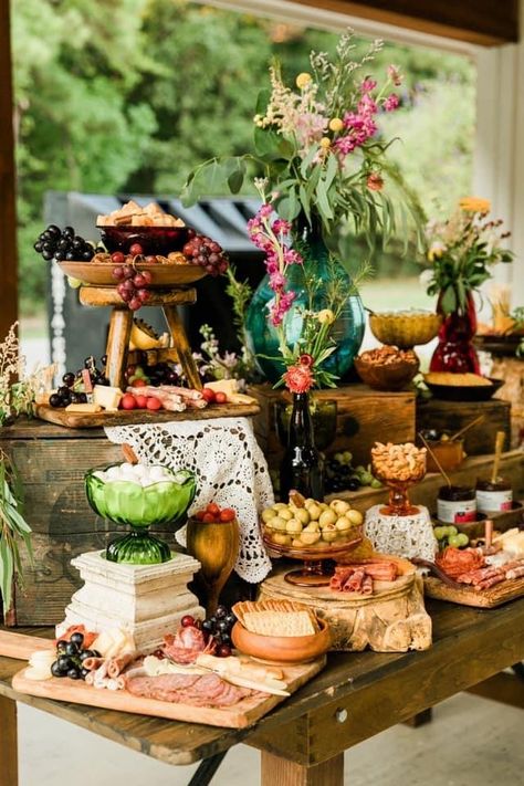 Food Tables, Mexican Party Theme, Grazing Table, Italian Table, Entertaining Friends, Alfresco Dining, Grazing Tables, Catering Ideas, Mexican Party