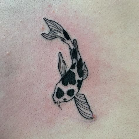 Masculine Koi Fish Tattoo, Koi Fish American Traditional, Simple Coy Fish Tattoo, Koi Fish Simple Tattoo, Minimalist Koi Tattoo, Unique Koi Fish Tattoo, Tattoo Coi Fish, Small Tattoos Line Work, Cartoon Fish Tattoo