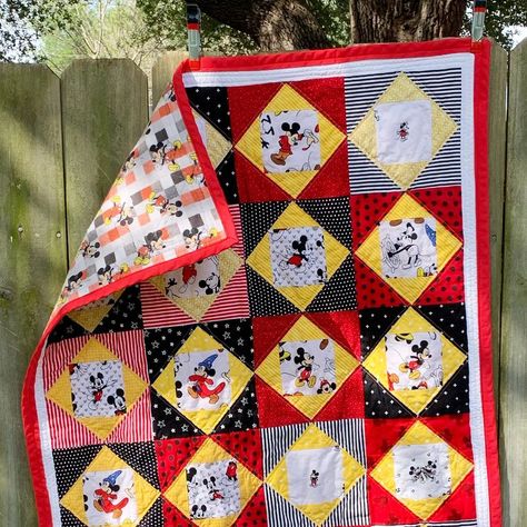 Samantha AnnMarie on Instagram: “Still obsessing over my Economy Block Mickey Mouse quilt 😍😍😍” Mickey Mouse Quilt Block, Mickey Mouse Quilt Pattern, Mickey Mouse Quilt Ideas, Disney Quilts Ideas, Mickey Quilt, Economy Quilt, Disney Quilts, Fast Quilts, Panel Quilting