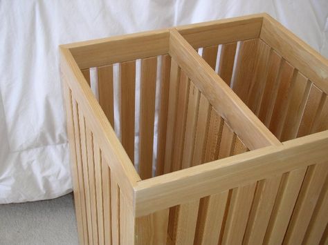 Wooden Laundry Basket, Laundry Bins, Custom Staircase, Outdoor Woodworking Plans, Diy Laundry Basket, Laundry Box, Woodworking Jobs, Beginner Woodworking Projects, Wooden Projects