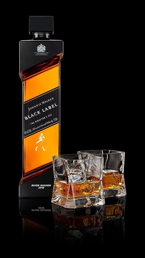 Johnnie Walker Whisky, Johnnie Walker Black Label, Johnny Walker, Top Drinks, Strong Drinks, Whiskey Brands, Whisky Bottle, Blended Scotch Whisky, Blade Runner 2049