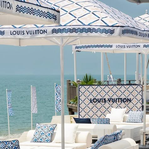 LVMH on Instagram: "Discover LV By The Pool. An invitation to plunge into the essence of getaway, @louisvuitton presented a selection of timeless creations for the season at the Summer Resort and Pop-Up Store in China, at Huangcuo Beach on Xiamen Island. #LVMH #LouisVuitton #LVSummer" Beach Equipment, Pop Up Bar, Chic Interior Design, Beach Events, Beach Bedding, Stall Designs, Beach Bungalows, Installation Design, Hotel Interior