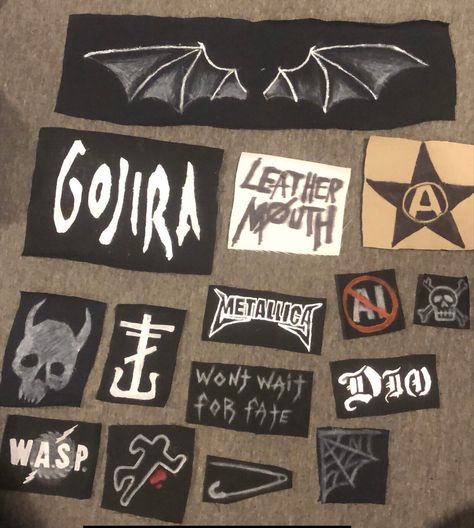 Patch Bag Punk, Goth Pins Diy, Diy Goth Patches, Patches For Pants, Battle Jacket Diy Punk Patches, How To Sew Patches On Jeans, Cool Patches Diy, Punk Leather Jacket Diy, Diy Punk Pants