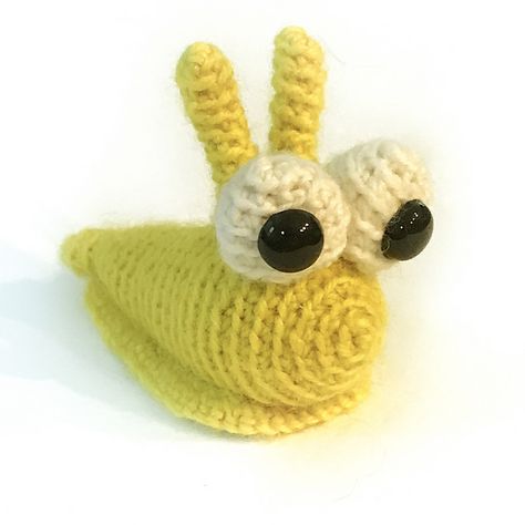 Cute crochet slug! #amigurumi Banana Slug Crochet Pattern, Crochet Slug, Crochet Banana, Banana Slugs, Banana Slug, Etsy Patterns, Story Props, Steel Crochet Hooks, Knitting Blogs