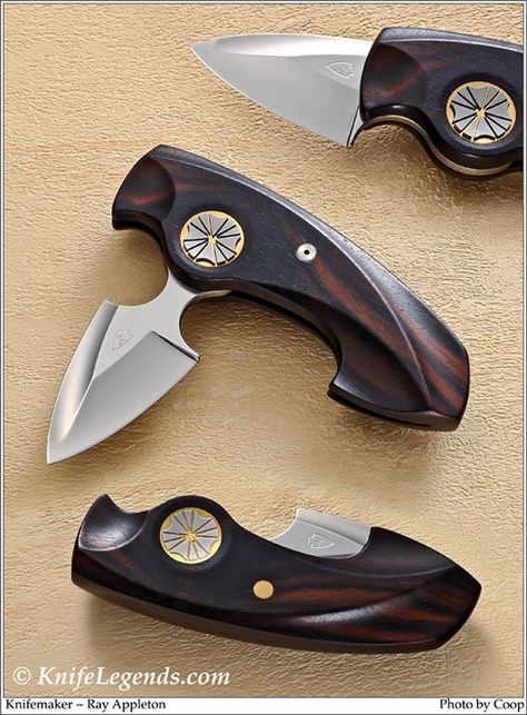 push dagger folder Messer Diy, Push Dagger, Grey Man, Dagger Knife, Edc Knife, Knife Design, Cool Knives, Outdoor Tools, Fixed Blade Knife