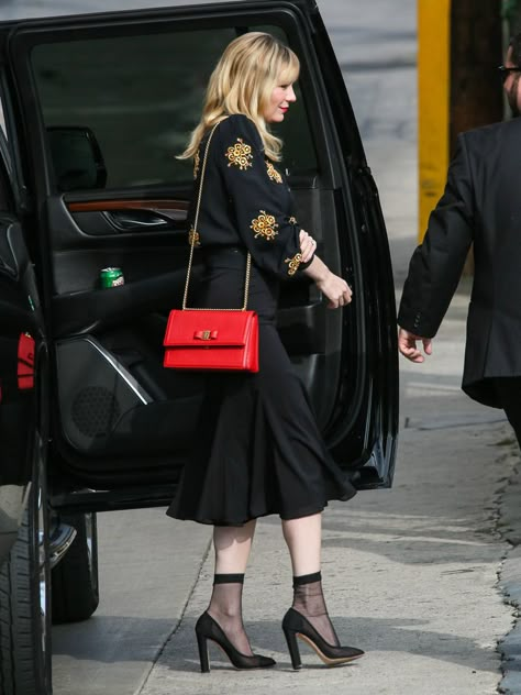 Sheer Socks Outfit, Heels With Socks Outfit, Kirsten Dunst Style, Statement Socks, Cooler Style, Sock Outfits, Sheer Socks, Celebrity Sightings, Moda Chic