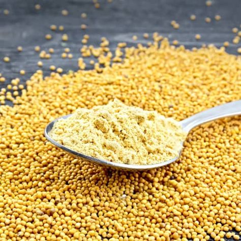 Mustard Seed Benefits, Benefits Of Mustard, Mustard Seed Oil, Detox Bath Recipe, Salad Potato, Mustard Powder, Plant Benefits, Bath Recipes, Detox Bath