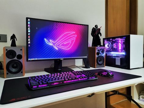 Laptop Setup, Setup Pc, Gaming Rooms, Setup Gamer, Home Studio Setup, Hair Clips Diy, Bedroom Setup, Set Game, To Buy