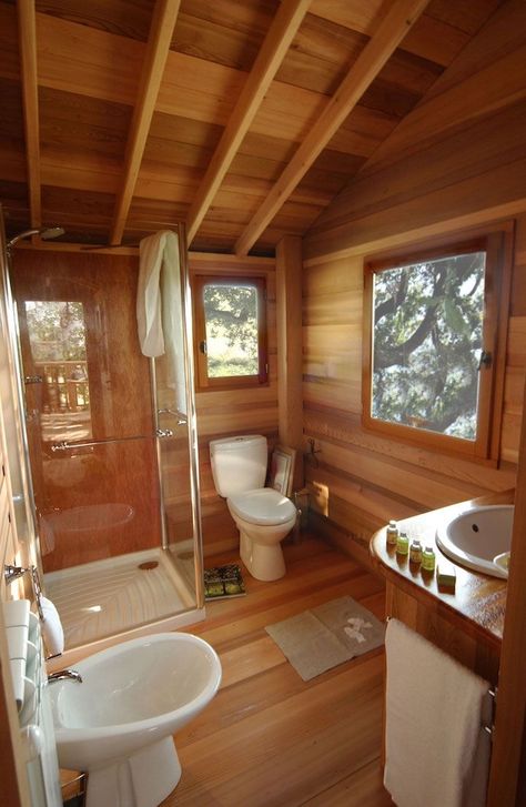 Wooden Tree House, Design Casa Piccola, Cabin Bathrooms, Cabin Interiors, A Frame House, Tiny House Cabin, Cabin Design, Rustic Bathroom, Wooden House