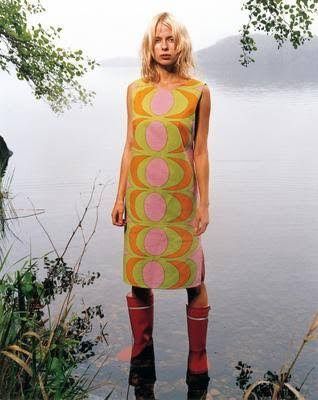 60s Prints, Marimekko Dress, 70s Inspired Outfits, Future Islands, Marimekko Fabric, Finnish Fashion, Finnish Design, Lovely Clothes, Rubber Boots