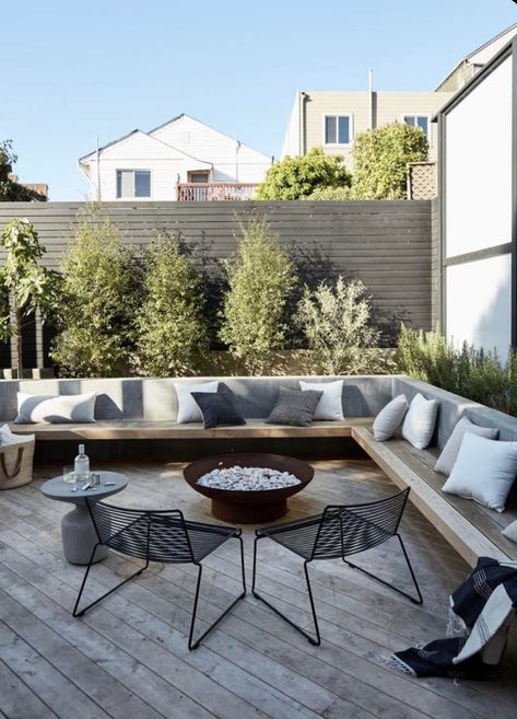 Rooftop Terrace Design, Wooden Deck, Backyard Oasis Ideas, Outdoor Seating Area, Backyard Seating, Back Garden Design, Dream Yard, Outdoor Gardens Design, Terrace Design