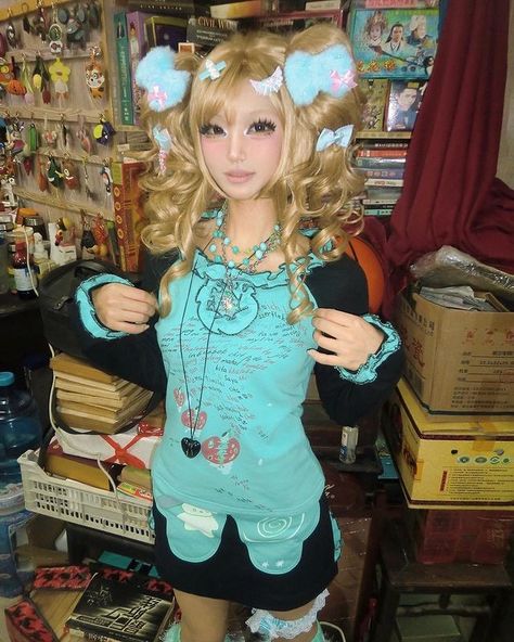 ocaso0.oo Blue Gyaru Outfit, Gyaru Manba Outfits, Blue Gyaru, Tysuome Gyaru, Gyaru Outfits, Gyaru In Kimono, Gyaru Yamanba, Tsyuome Gyaru, Agejo Gyaru