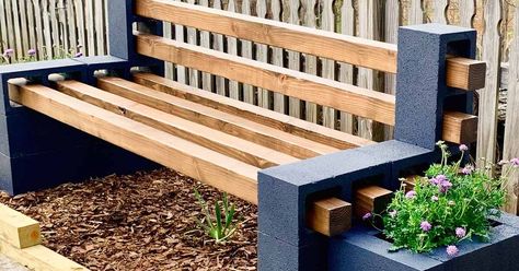 Cinder Block Bench, Diy Bank, Design Per Patio, Block Bench, Diy Bench Outdoor, Cinder Blocks, Backyard Seating, Succulent Wall, Diy Bench