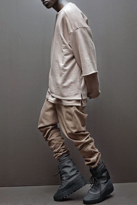 #lookoftheweek #YEEZY #kanyewest 😬 Yeezy 950, Kanye West Adidas Yeezy, Yeezy Season 1, Kanye West Style, Yeezy Fashion, Yeezy Season, Milan Fashion Weeks, Street Style Paris, Kanye West