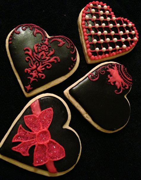 Black  Pink fancy cookies Cookie Contest, Bridal Cookies, Valentine Sugar Cookies, Royal Iced Cookies, Pink Cookies, Valentines Inspiration, Unique Cookies, Valentine Desserts, Valentines Cupcakes