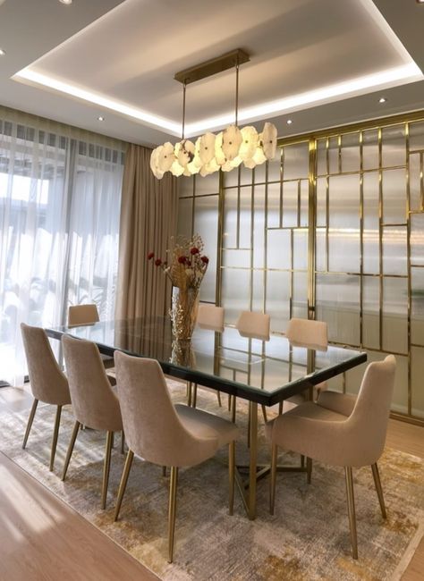 Contemporary Dinner Table, Dining Room Design Luxury, Mesa Oval, Dining Area Design, Bedroom Decor For Women, Hotel Lobby Design, Green Dining Room, Marble Top Dining Table, Elegant Living Room Design