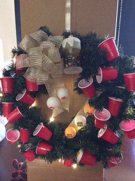 Many college students would like one of this wreaths for their dorm door.  This was made with mini solo cups. Dorm Door, College Dorms, Solo Cup, Christmas Craft, College Dorm, College Students, Christmas Wreaths, Christmas Crafts, Jordan