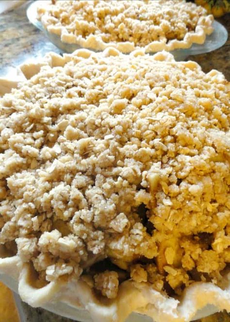 Caramel Dutch Apple Pie, Crumble Apple Pie, Apple Crisp Pie, Dutch Apple Pie Recipe, Crunch Topping, Gluten Free Apple Pie, Apple Crumble Pie, Dutch Apple Pie, Dutch Apple