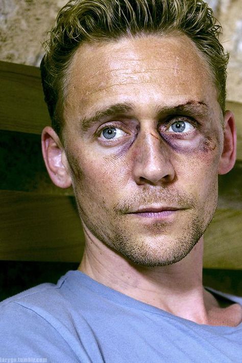 Beaten Up Makeup Halloween, Beaten Up Makeup, Beat Up Makeup, Tom Hiddleston Shirtless, Wound Makeup, Tom Hiddleston Crimson Peak, Tom Hiddleston Gentleman, Tom Hiddleston Quotes, Tom Hiddleston Funny