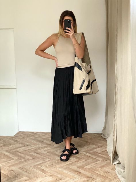 Black Midi Skirt Outfit Summer, Minimal Summer Outfits, Black Midi Skirt Outfit, Midi Skirt Outfits Summer, Skirt And Vest, Emma Hill, Soft Feminine Outfits, Spring Skirt Outfits, Skirt Outfit Summer