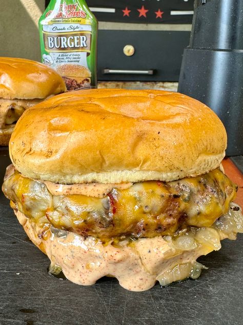 Smoked Cajun Burgers - Grill Nation - Recipes, Grills and Grilling Products Party Ribs, Bacon Jam Burger, Grill Nation, Smoked Burgers, Cajun Sauce, Cheeseburger Sliders, Ny Strip Steak, Burger Seasoning, Steak And Shrimp