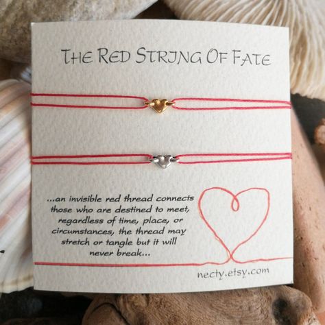 Tiny heart red string of fate bracelets, couple bracelets, friendship bracelets, valentine's day gift💞#LoveStory #RomanticEncounters #HeartfeltConnections #DateNightIdeas #SoulmateSearch #FlirtyFridays #CandlelitDinners #StarryEyedMoments #LoveQuotes #DreamyDates #WhisperedPromises #AmourAdventures Tiny Valentines Day Gifts, Japanese Red String Of Fate, Bracelets Couple, String Of Fate, Red String Of Fate, Valentine Gifts Jewelry, Bracelets Friendship, Bff Drawings, Boy Diy