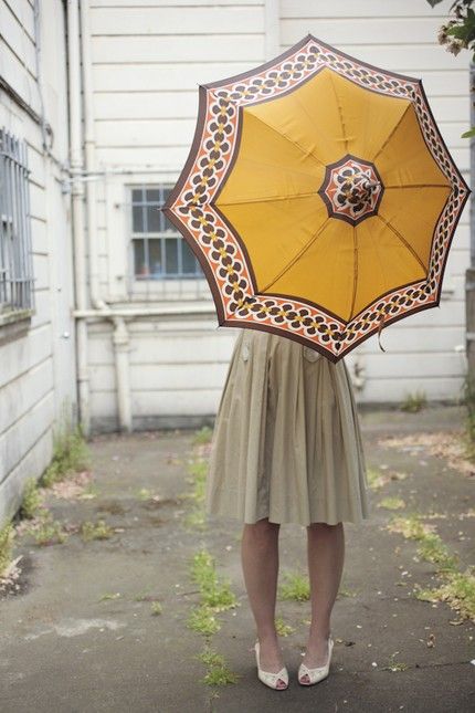 Animal Head Vintage Umbrella  - Blog - JetKat Photo :: Woodside Wedding Photographer Wax Begonias, Cottage Core Green, Don't Rain On My Parade, Retro Umbrella, Howards End, Snow Dance, Weather Photography, Raining Day, Umbrella Photography