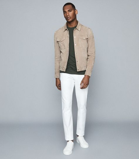 White Chinos, White Jeans Men, White Jeans Outfit, Stylish Men Casual, Slim Fit Chinos, Mens Chinos, Mens Casual Outfits, White Pants, Stylish Men