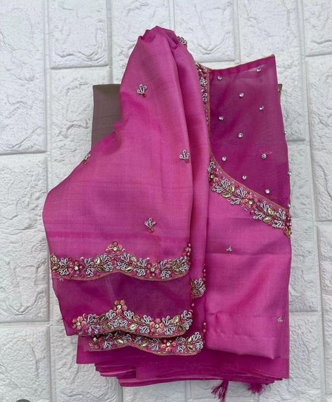 Grey With Pink Saree, Lays Design For Blouse, Netted Maggam Work Blouse Designs, Net Maggam Work Blouse Designs, Latest Maggam Work Blouses 2024, Net Maggam Work Blouses, Maggam Work Net Blouse Designs, Designer Net Blouse, Wrk Blouses