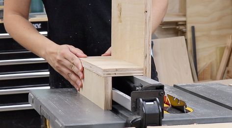 Adjustable Tenoning Jig Tenon Jig, Table Saw Sled, Table Saw Jigs, Using A Router, Slide Box, Forstner Bit, Woodworking Joinery, Shop Projects, Workshop Design