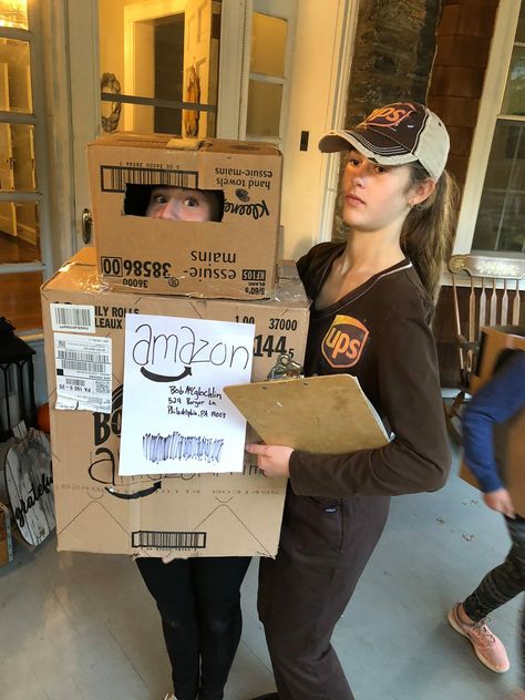 Amazon Box Halloween Costume, Amazon Box Costume, Box Costumes For Adults, Amazon Costume, Boxing Halloween Costume, Shrek Costume, Twin Day, Amazon Box, Box Costumes