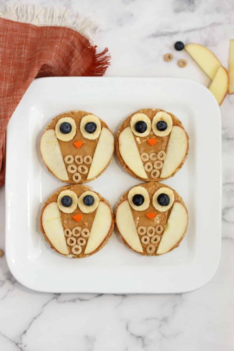 Owl Rice Cake Snacks, November Cooking Projects For Kids, Owl Food Art, Healthy Winter Snacks For Kids, Pretend Teacher, Preschool Treats, Owl Snacks, Owl Treats, Owl Food