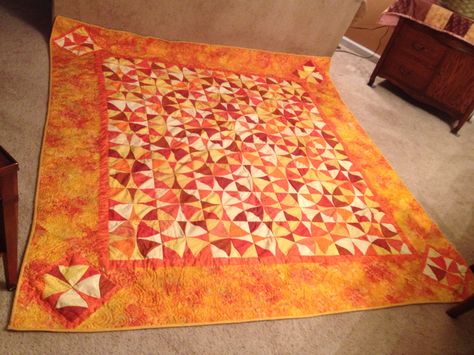 Orange Quilts Color Combos, Orange Quilts Ideas, Orange Quilts, Winding Ways Quilt, Drunkards Path Quilt, Orange Quilt, Yellow Quilts, Silk Quilt, Batik Quilts