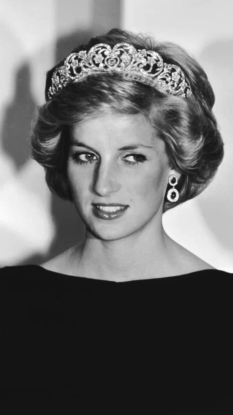 Prins William, Princess Diana Fashion, Princess Diana Photos, Fotografi Digital, Princes Diana, Diana Fashion, Royal Tiaras, Elisabeth Ii, Priscilla Presley